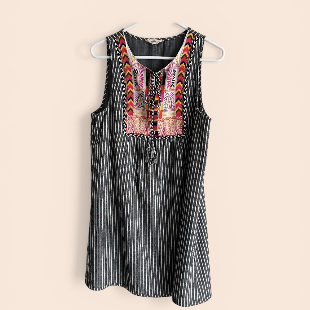 Entro Gray Striped Cotton Shift Dress with Embroidered Bib Size M